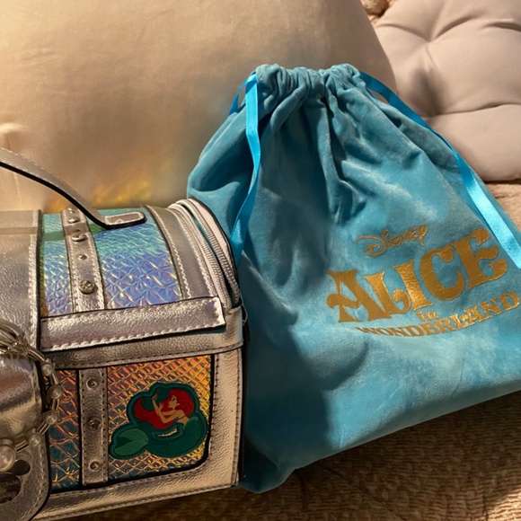 Disney Spectrum Limited Edition Little Mermaid 5 Makeup vegan Brush Set Rare! - Picture 3 of 12